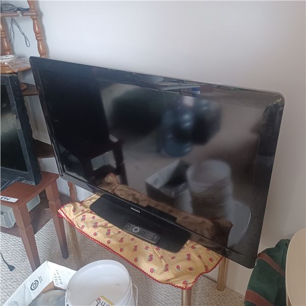 PHILIPS 46 INCH  TV C/W REMOTE AND STAND