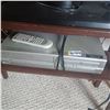 Image 3 : EMERSON 14 INCH TV C/W STAND AND VHS/ DVD PLAYER
