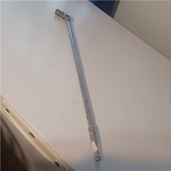 24 INCH 1/2 INCH DRIVE BREAKER BAR C/W 3/4 INCH SOCKET