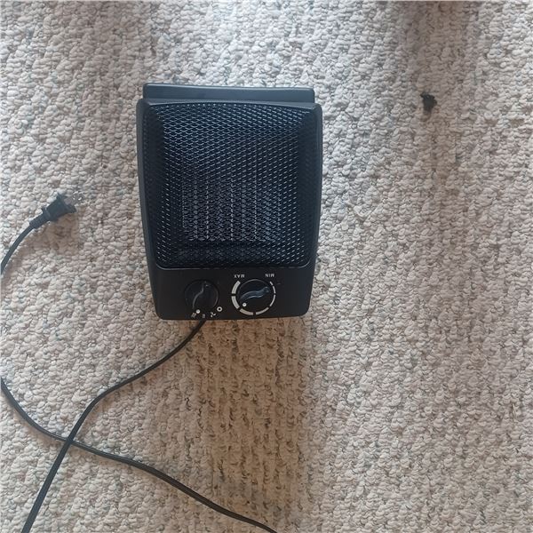 SMALL SPACE HEATER