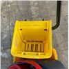 Image 12 : RUBBERMAID AND O-CEDAR MOP BUCKETS