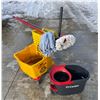 Image 3 : RUBBERMAID AND O-CEDAR MOP BUCKETS