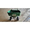 Image 2 : Scotts Deluxe EdgeGuard Broadcast Spreader