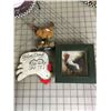 Image 2 : LOT OF CHICKEN DECORATIONS PLATES PICTURES ETC