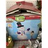 Image 2 : LOT OF CHRISTMAS RELATED 8FT INFLATABLE SNOWMAN FLOWERS ETC