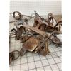 Image 2 : LOT OF OLD LEG HOLD TRAPS