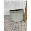 Image 1 : ANTIQUE 1/2 GALLON CROCK NO CRACKS ONE CHIP