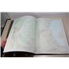 Image 2 : 2 Huge Atlases