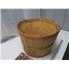 Image 2 : bushel basket with delivery tag and picture of boy in bushel basket