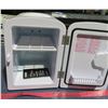 Image 3 : 4 litre mini fridge & warmer in one, electric with car adapter, never used, 9?2" by 7 " by 10?2"