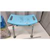 Image 2 : Assisted bath items - shower chair & bathtub safety rail