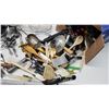 Image 6 : Large bundle of kitchen utensils and kitchen items