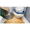 Image 4 : Large bundle of kitchen-wares - bowls, cupcake pans, etc.