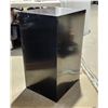 Image 4 : 2 drawer, black filing cabinet - 15"W x 29"H x 18"D