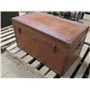 Image 2 : 35x25x20 Tall brown antique chest great condition