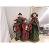 Image 1 : Christmas Caroler Family Décor - 24"  To 30"