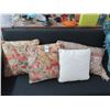 Image 1 : Decorator Pillows - 4