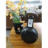 Image 1 : Black Porcelain Vases 2, Silk Floral