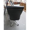 Image 3 : Contemporary Chrome/Black Leather Office Chair