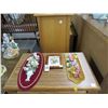 Image 1 : Capodimonte Style Floral Wall Décor - 3 Pcs.