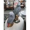 Image 1 : Concrete and Cast Parrot Décor - 2