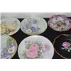 Image 5 : COLLECTION OF PORCELAIN PLATES (FLOWERS) (17 PCS)