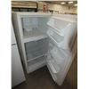 Image 2 : Frigidaire Fridge