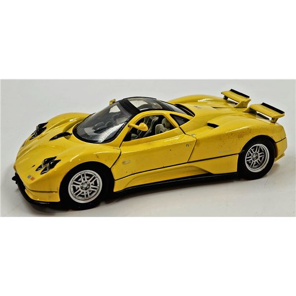 Pagani Zonda S Super Car Die Cast, 1/24 Scale