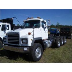 2000 MACK RD688S TRI-AXLE CAB & CHASSIS