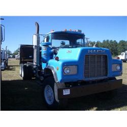 1989 MACK RD690S CAB & CHASSIS