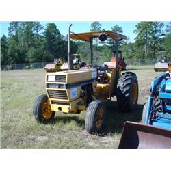 CASE-INT 685 FARM TRACTOR