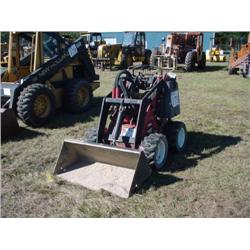 TORO DINGO 322 COMPACT LOADER