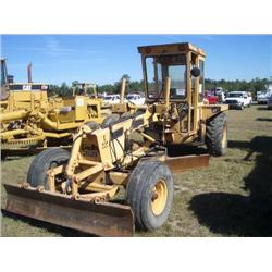 LEE BOY G-220 MOTOR GRADER
