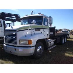 1996 MACK CH613 T/A ROLLBACK