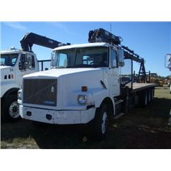 1995 WHITE-GMC TRI-AXLE BLOCK TRUCK
