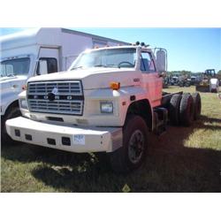 1983 FORD F800 T/A CAB & CHASSIS