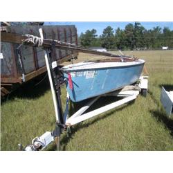 1942 LIGHTING LASER 19' SAIL BOAT