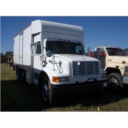 1995 INTERNATIONAL 4900 S/A VAN TRUCK