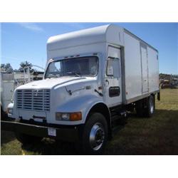 1995 INTERNATIONAL 4900 S/A VAN TRUCK