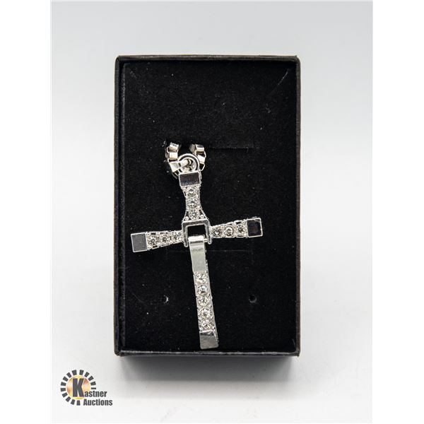 SILVER ALLOY CROSS AND CHAIN