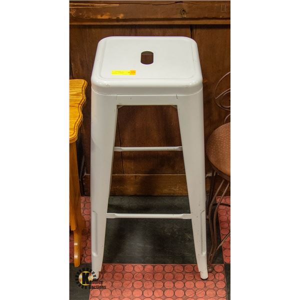 WHITE METAL STOOL