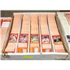 Image 1 : LARGE LOT BASEBALL CARDS