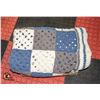 Image 1 : CHUNKY KNITTED BLANKET APPROX 50" X 50"