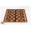 Image 2 : MAGNETIC TRAVEL CHESS SET (STARBUCKS)