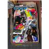 Image 1 : BOX OF PARTY ITEMS AND GLITER