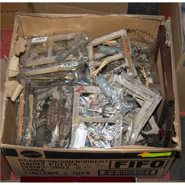 BOX OF DECORATIVE FRAMES