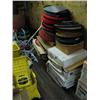 Image 6 : Lot of: vacuum cleaners, floor buffers, wet vacuums, buffer pads, mop buckets, etc. (84)