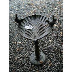 CHOICE on 6 28" Bird Baths with Birds (100)