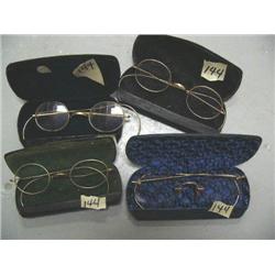 Lot of 4 old gold glasses (74)