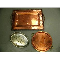 2 brass trays and 1 silver tray (82)